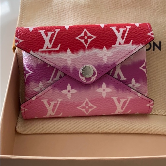 Louis Vuitton Handbags - Louis Vuitton Escale Pochette Kirigami
